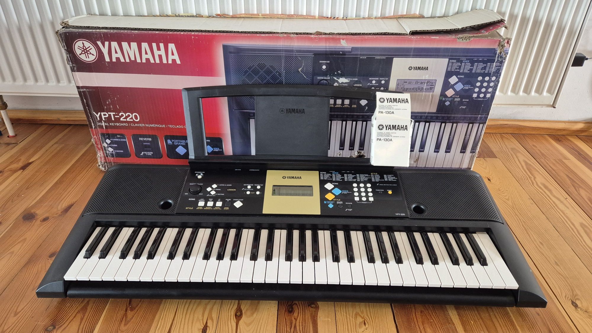 Yamaha YPT-220 keyboard