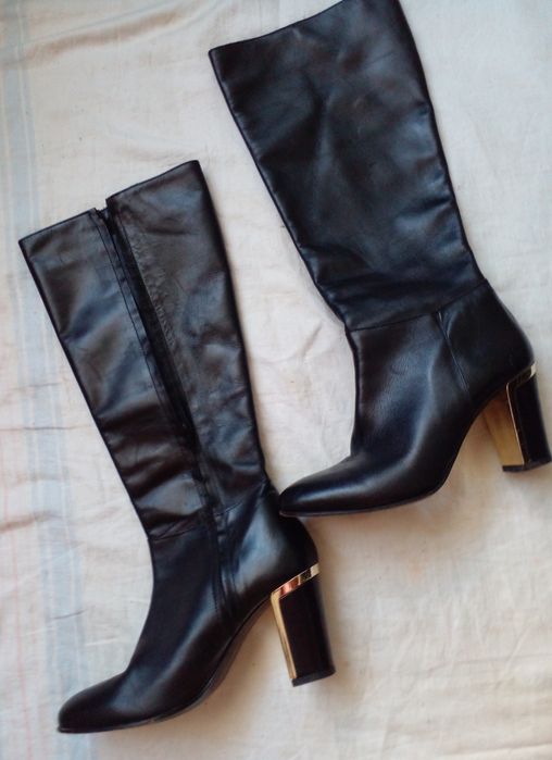 Шкіряні чоботи  39 р