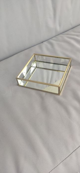 Dekoracyjna szklana taca złoto