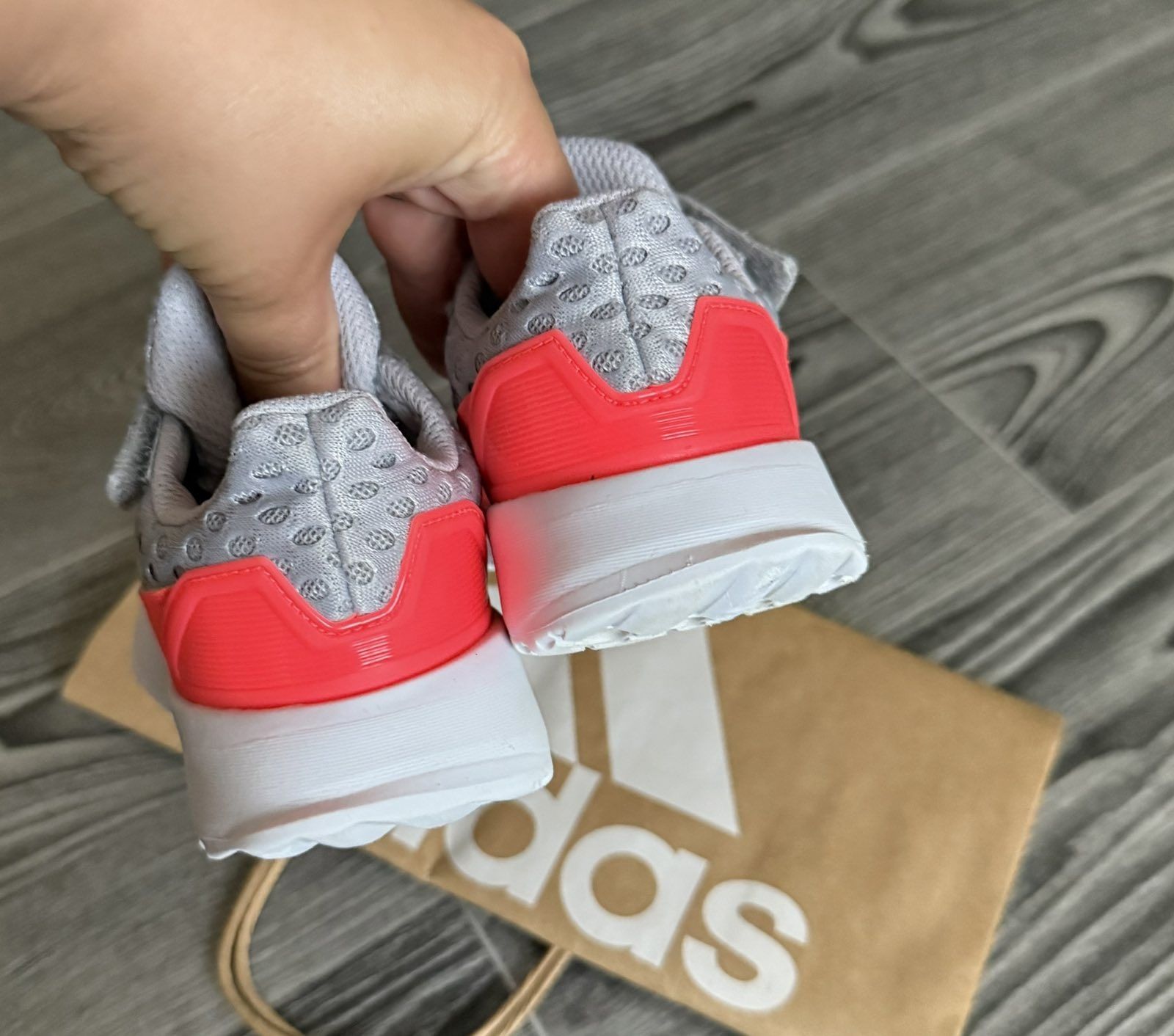 Кроссовки Adidas (оригинал). Размер 25.