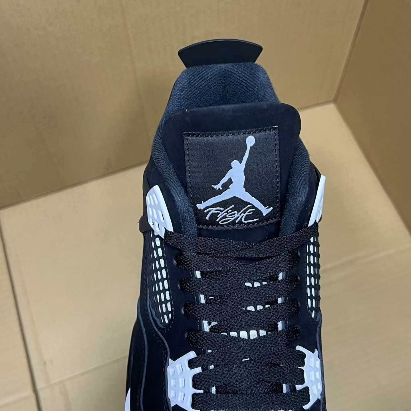 "Buty sportowe"Jordan_4_Retro_White_Thunder_Rozmiar.41