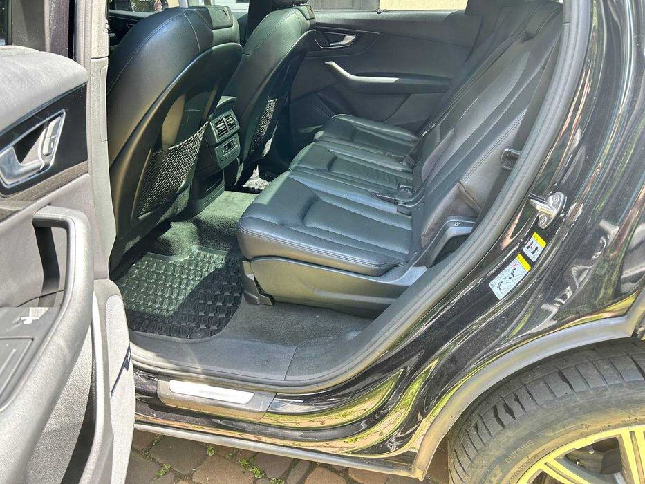 Audi q7 premium plus 2017 год 3.0 tfsi quattro камеры 360 7 мест