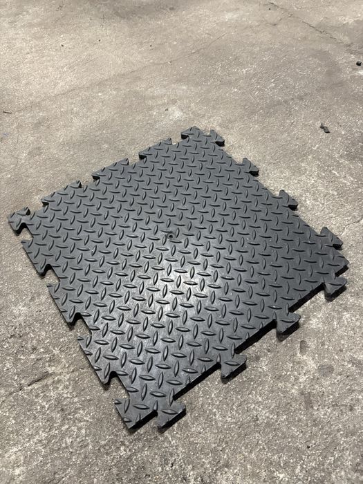 Puzzle ochronne gumowe 50x50cm - mata podlogowa na silownie, warsztat