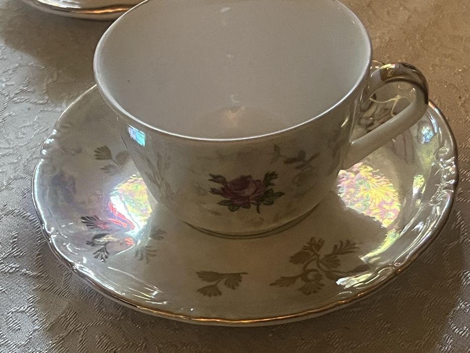 Продаеются фужеры,чашки,хрусталь