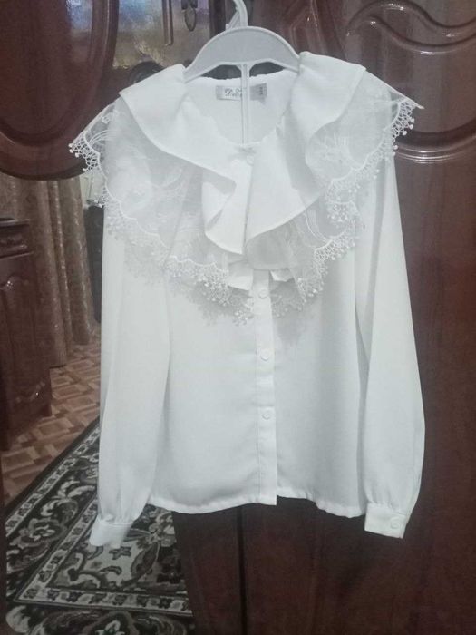 Блузка школьна на дівчинку розмір 122