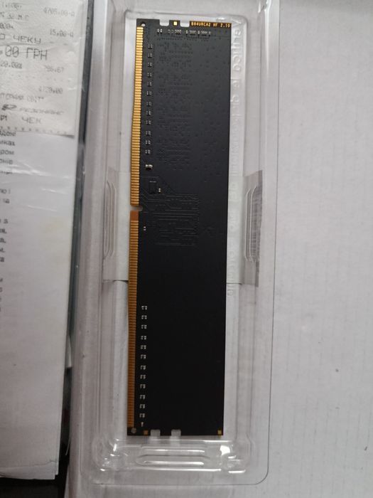Продам ОЗУ radeon r7 DDR 4 на 8 ГБ 2666HZ