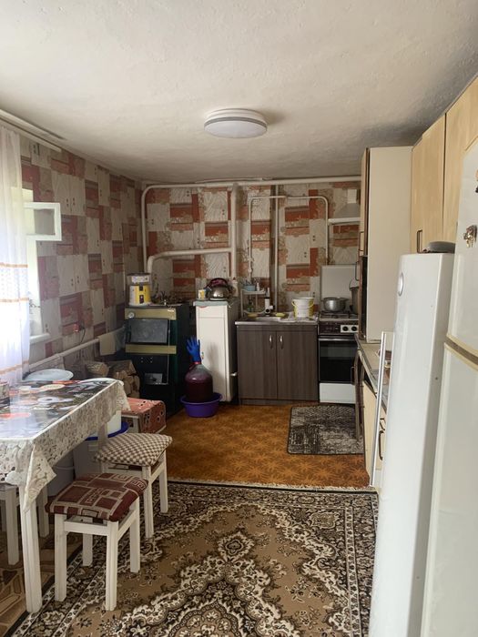 Будинок в селі Байківка-заходь та живи..