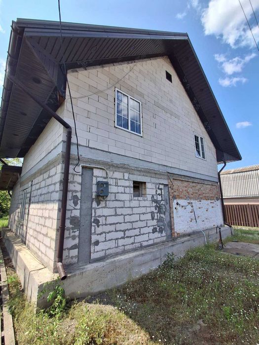 Терміновий продаж дачі в мальовничому місці , біля річки.