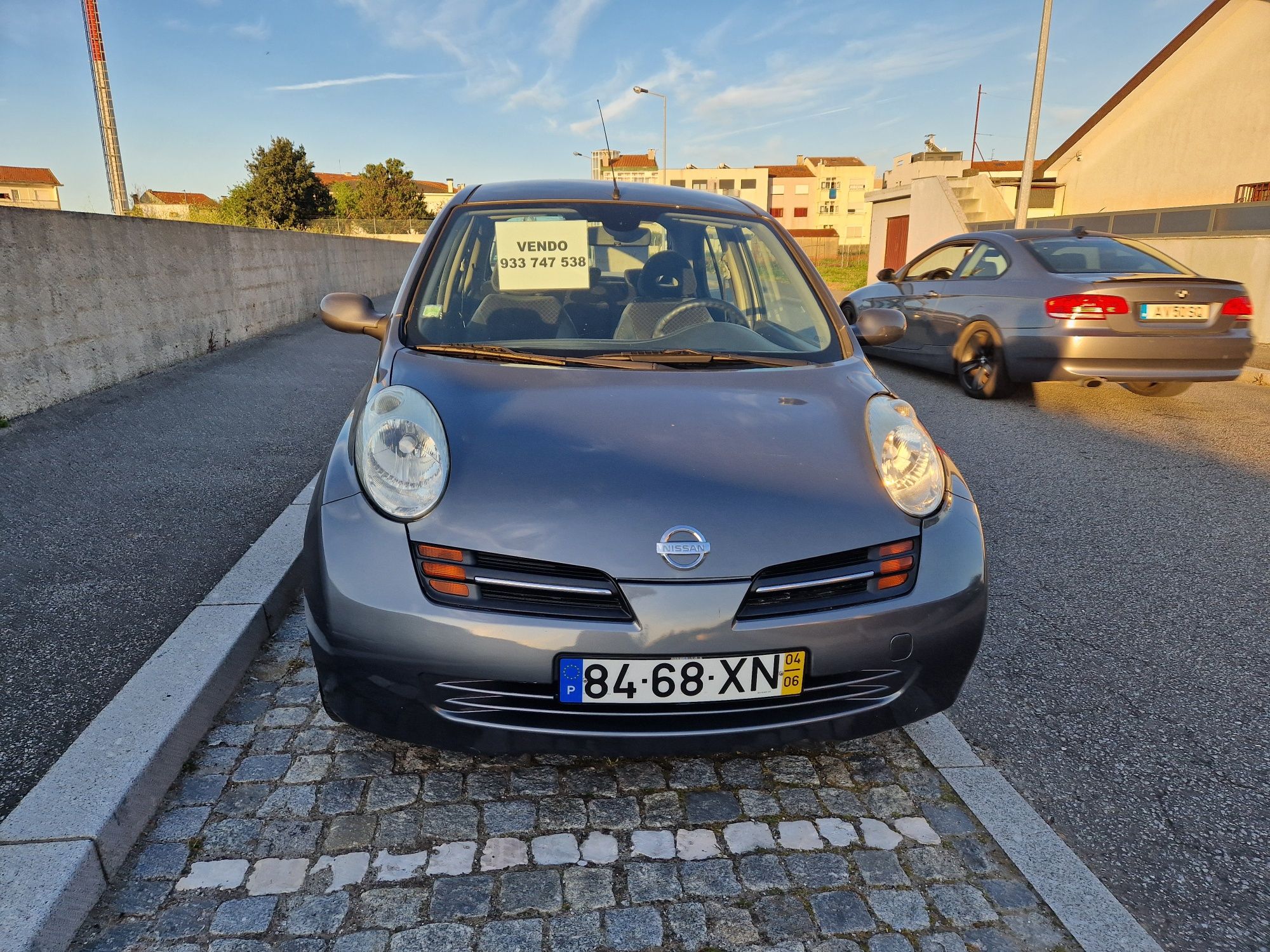 Nissan Micra 1.0  carro estimado ar condicionado, 2 chaves  e manuais,