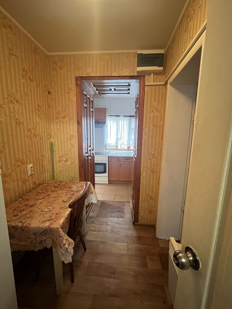 Продаж двокімнатної квартири в центрі міста.