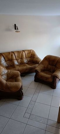 Komplet wypoczynkowy skórzany sofa +2 fotele  w dobrym stanie polecam