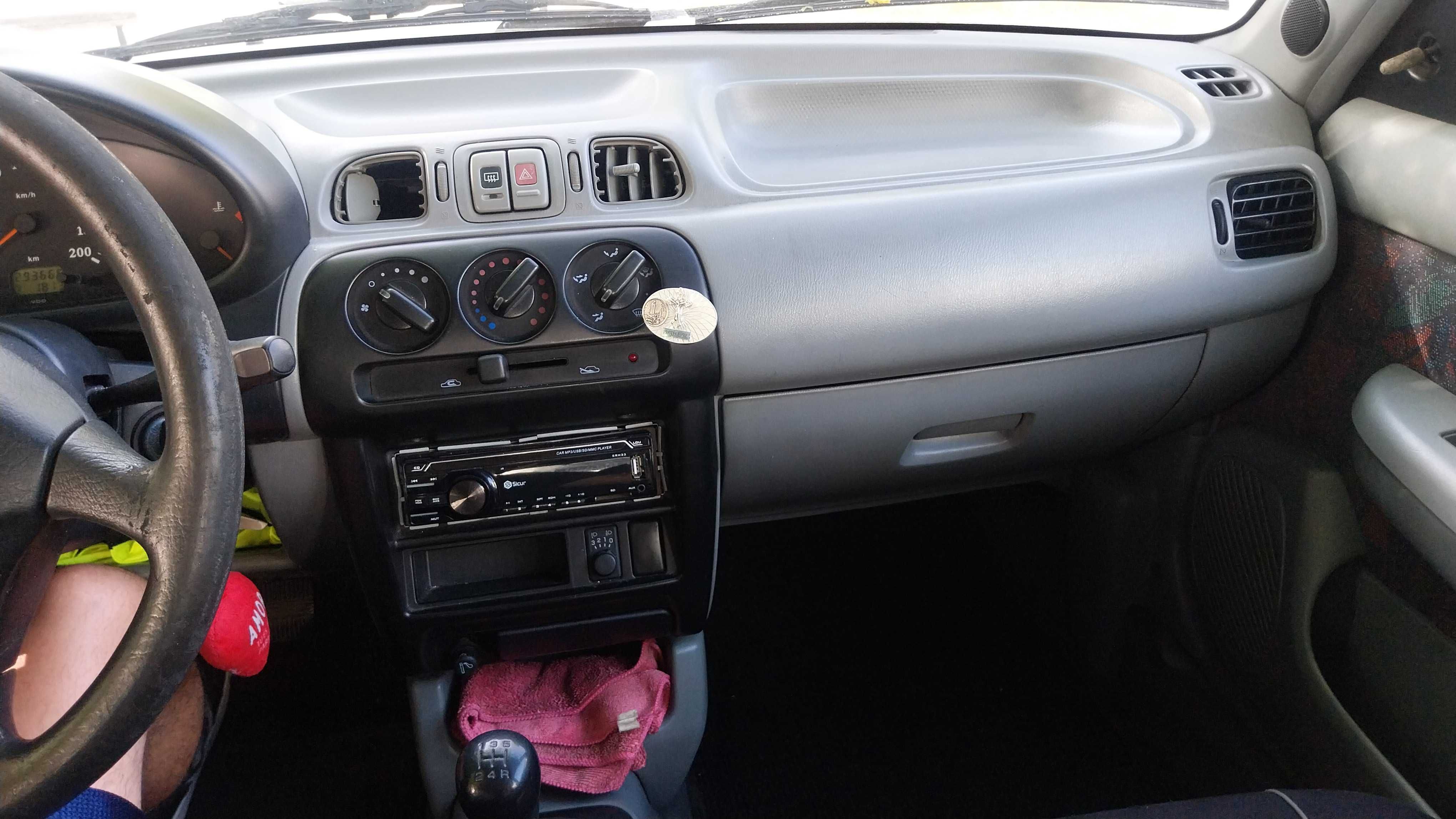 Nissan micra k11