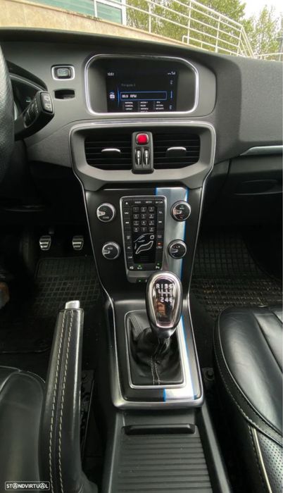 Volvo V40 2013 RDesign