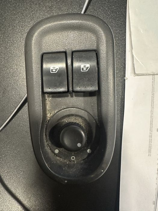 botões do vidros e regulador de espelhos Renault master III ANO 2018.