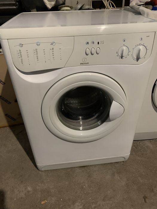 Продам стиральную машину Индезит