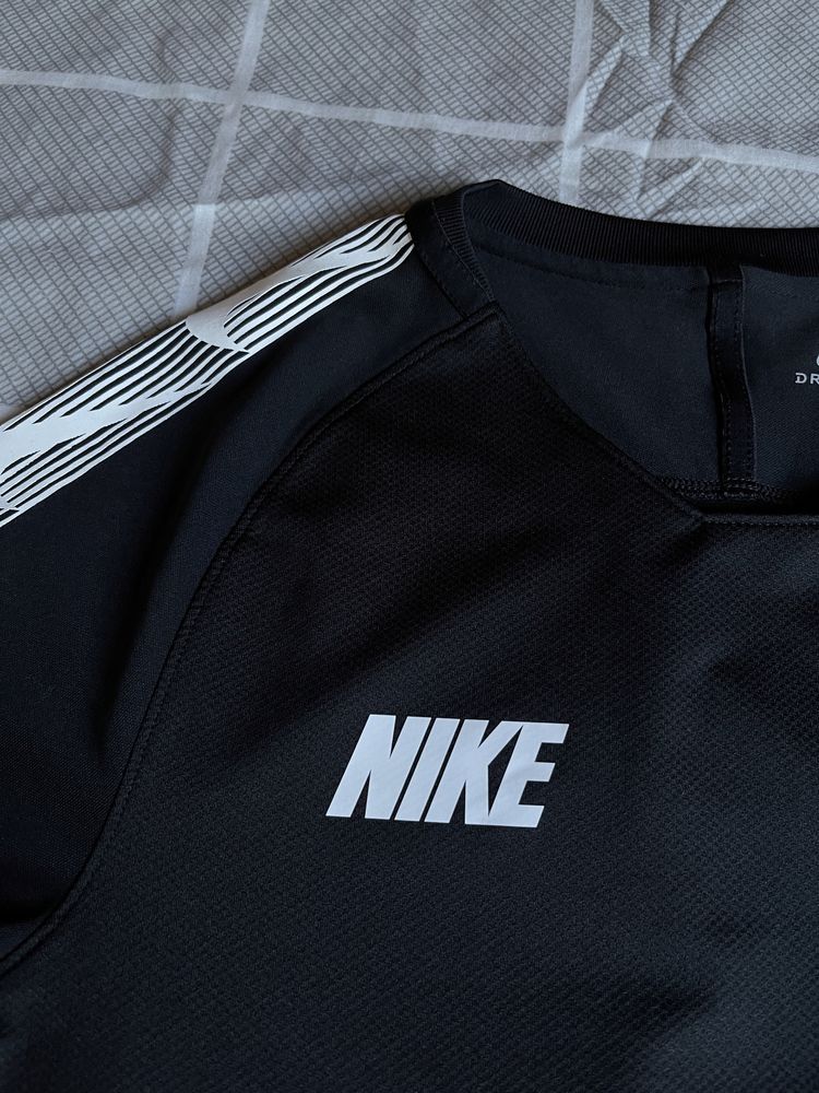 Футболка Nike Dri Fit