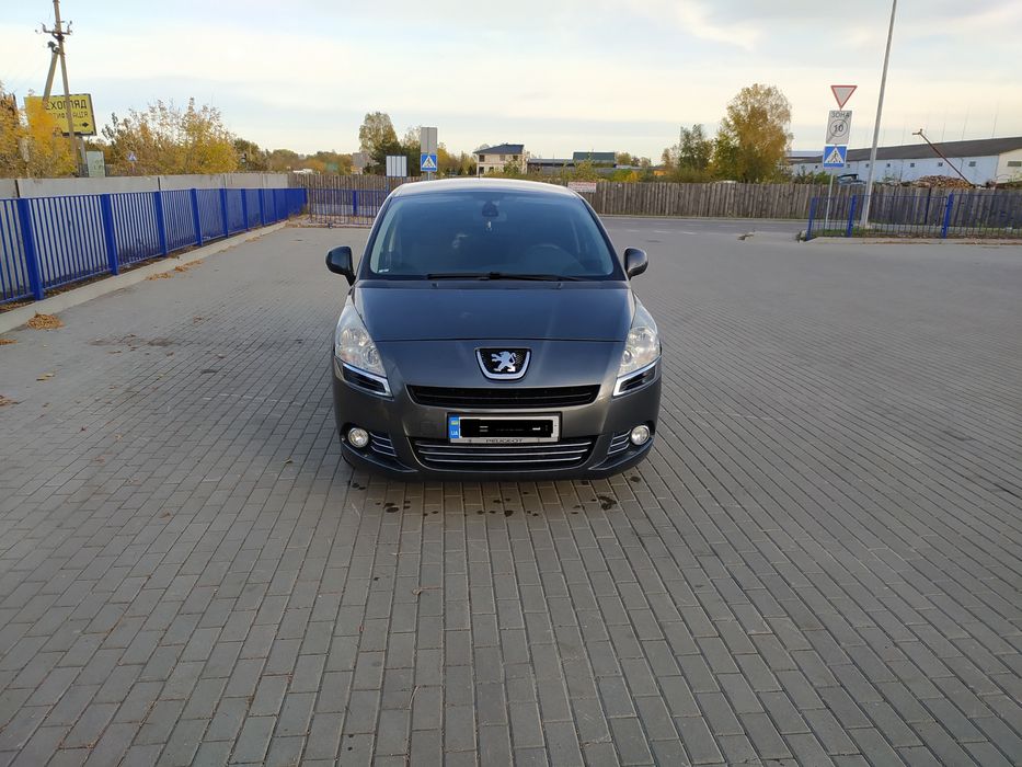Продам Peugeot 5008