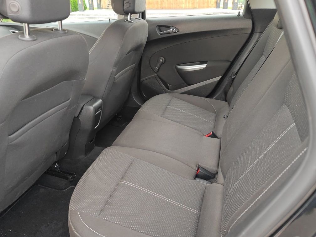 Opel Astra 1.4 turbo / chrom / z Niemiec / klimatronik / super stan