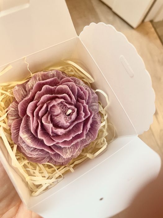 Свічка півонія з соєвого воску ручної роботи подарунок