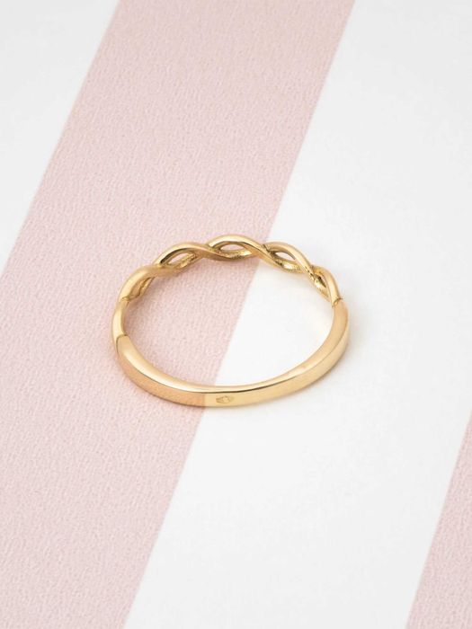 Złoty pierścionek pleciony, delikatny wzór nieskończoności
