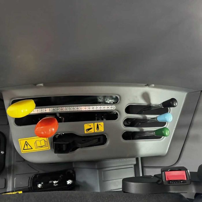 Трактор Tumosan 8005