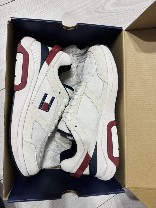 Продам оригінальні кросівки Tommy Hilfiger 41 розмір