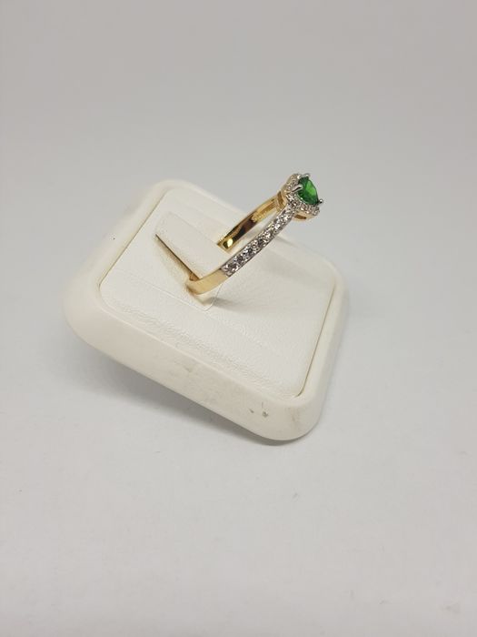 Złoty pierścionek z cyrkoniami złoto 585 Rozmiar 19