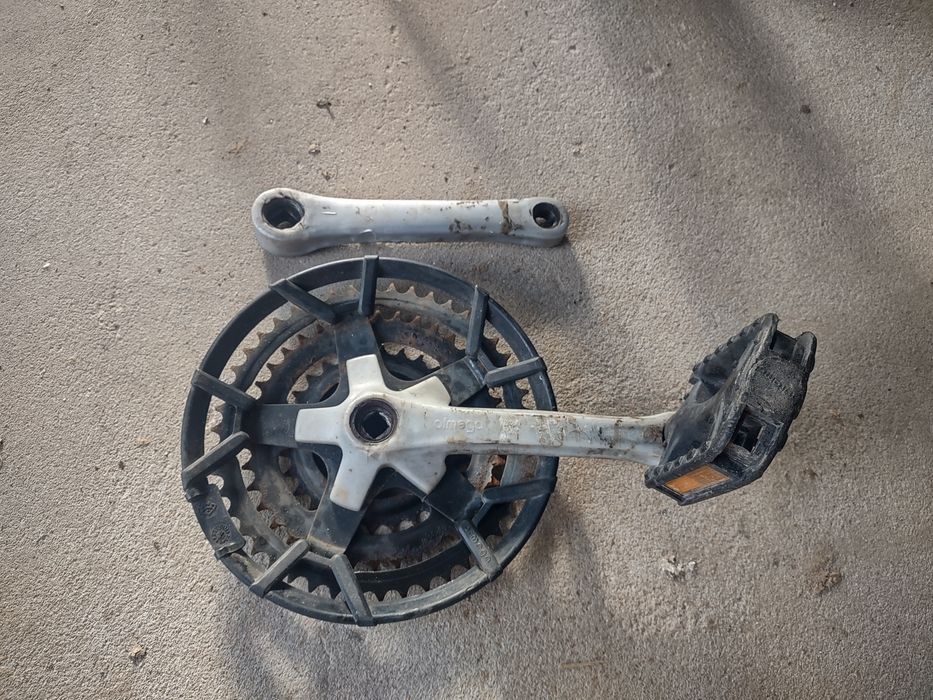 Mechanizm korbowy trzyrzędowy