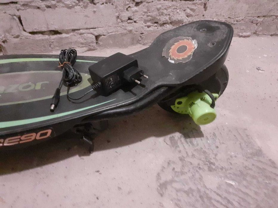 Hulajnoga elektryczna dla dzieci - RAZOR Power Core E90