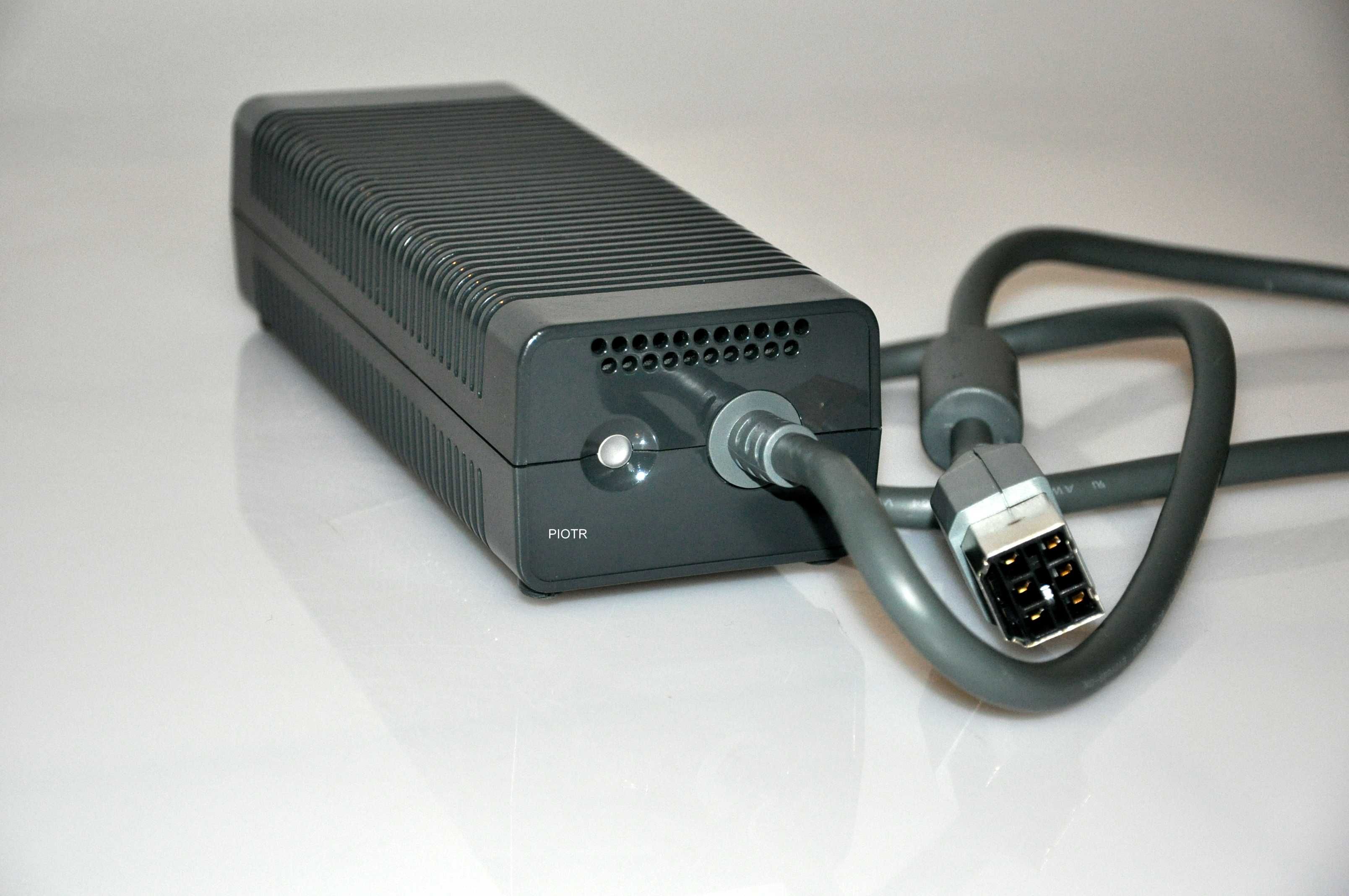 Oryginalny zasilacz do konsoli Xbox 360