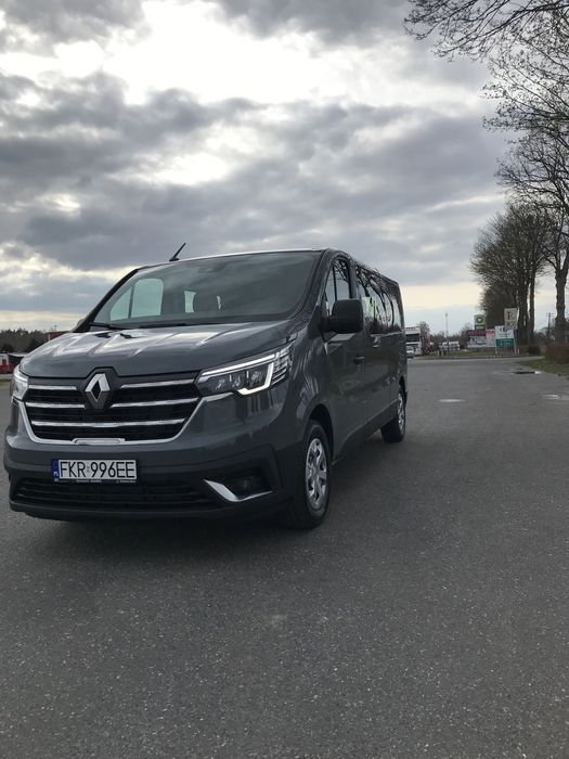 Wynajem Busa 9 osób