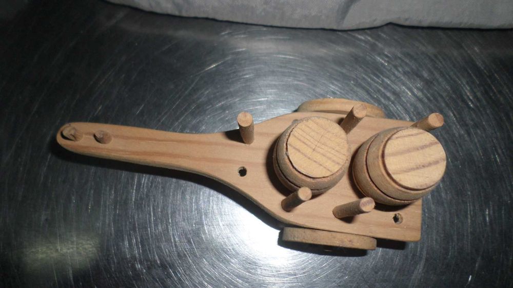 Minimatura de carrinho com pipos