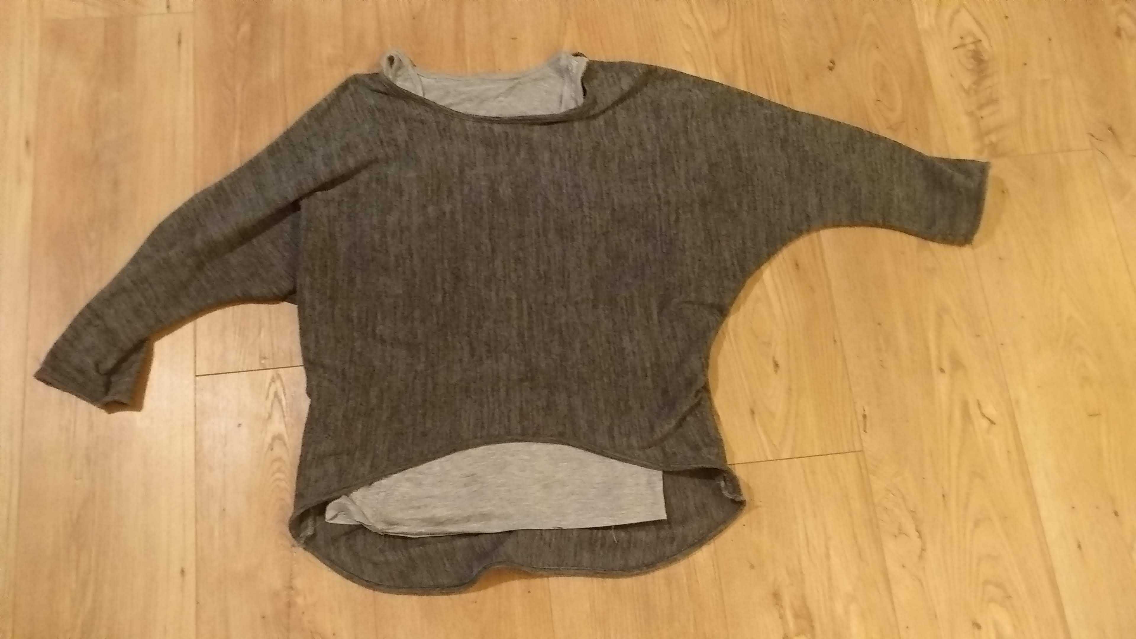 szary sweter z Topikiem