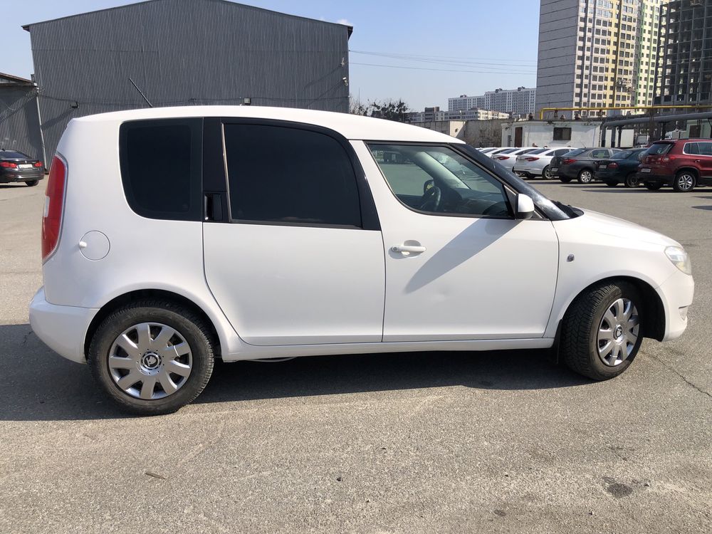 Продается автомобиль Skoda Roomster