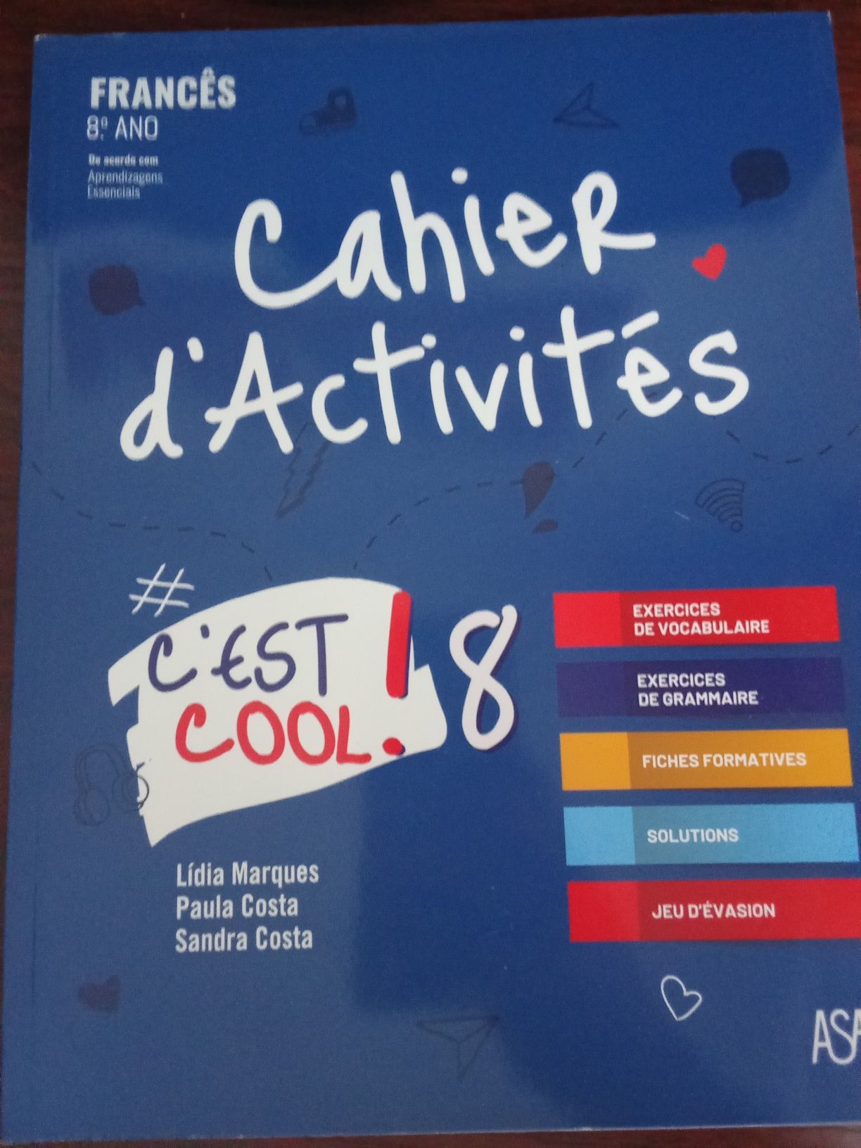 Vendo cadernos de atividades 8°Ano
