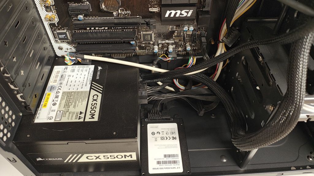 Komputer pc i5-6400 , 8GB RAM, SSD+HDD monitor