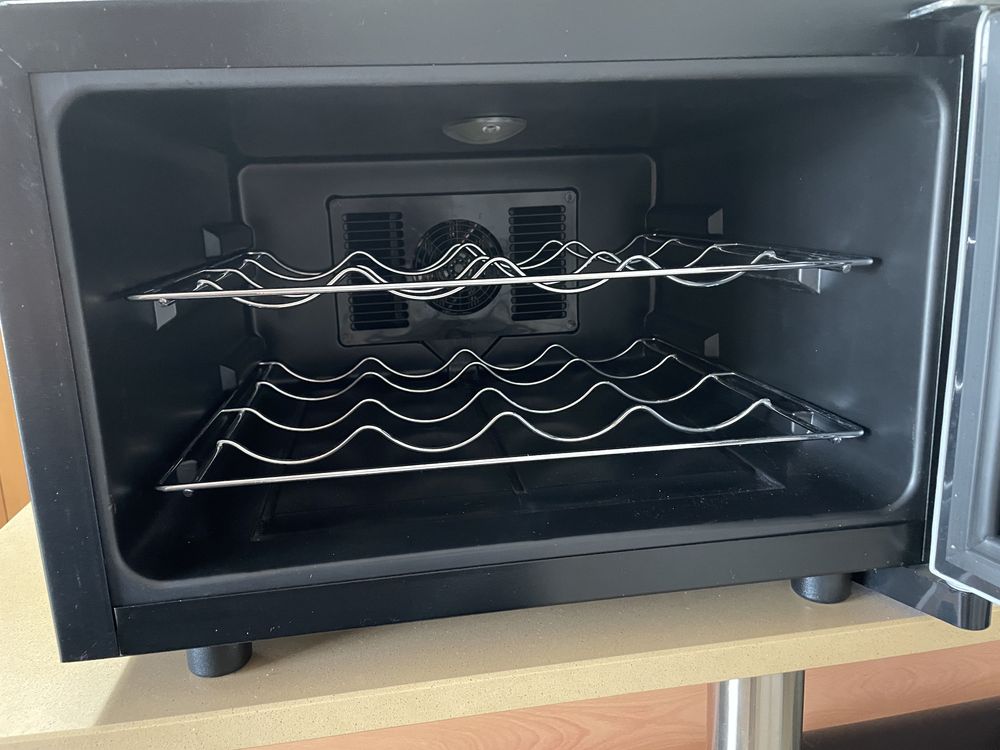 Teka Cooler RV 8 para vinhos (avariado)