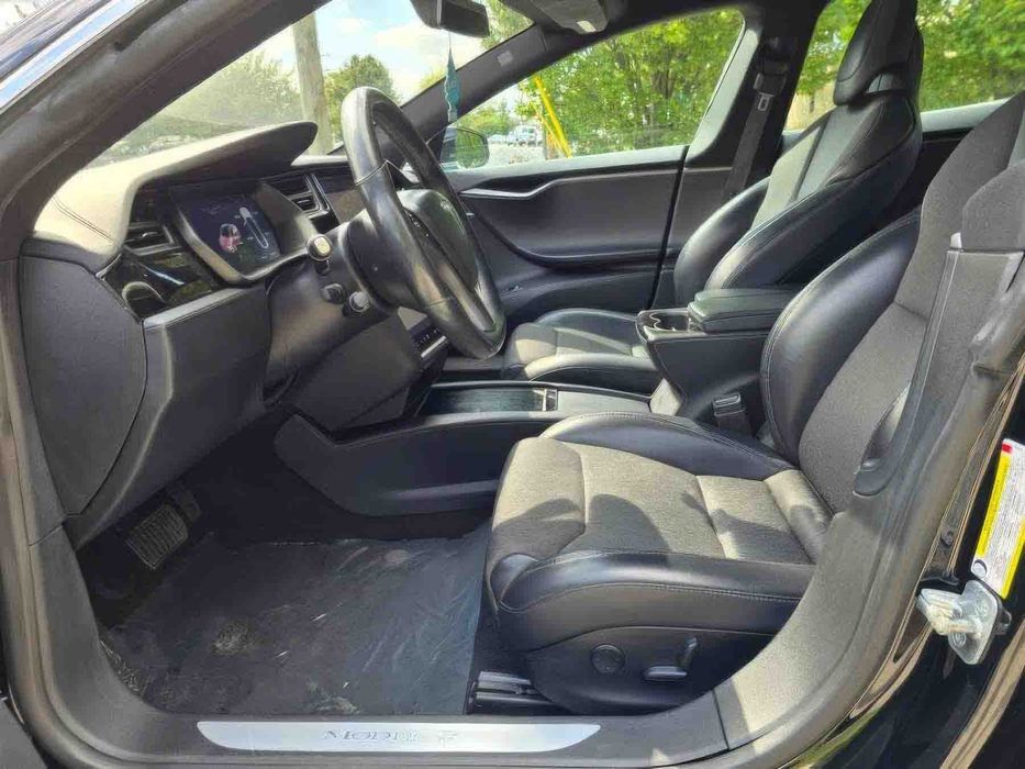 Tesla Model S 75D      2019
