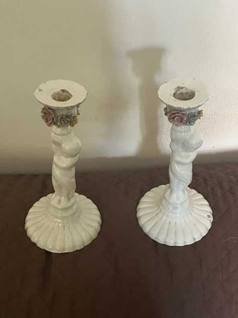 Candelabros antigos em ceramica