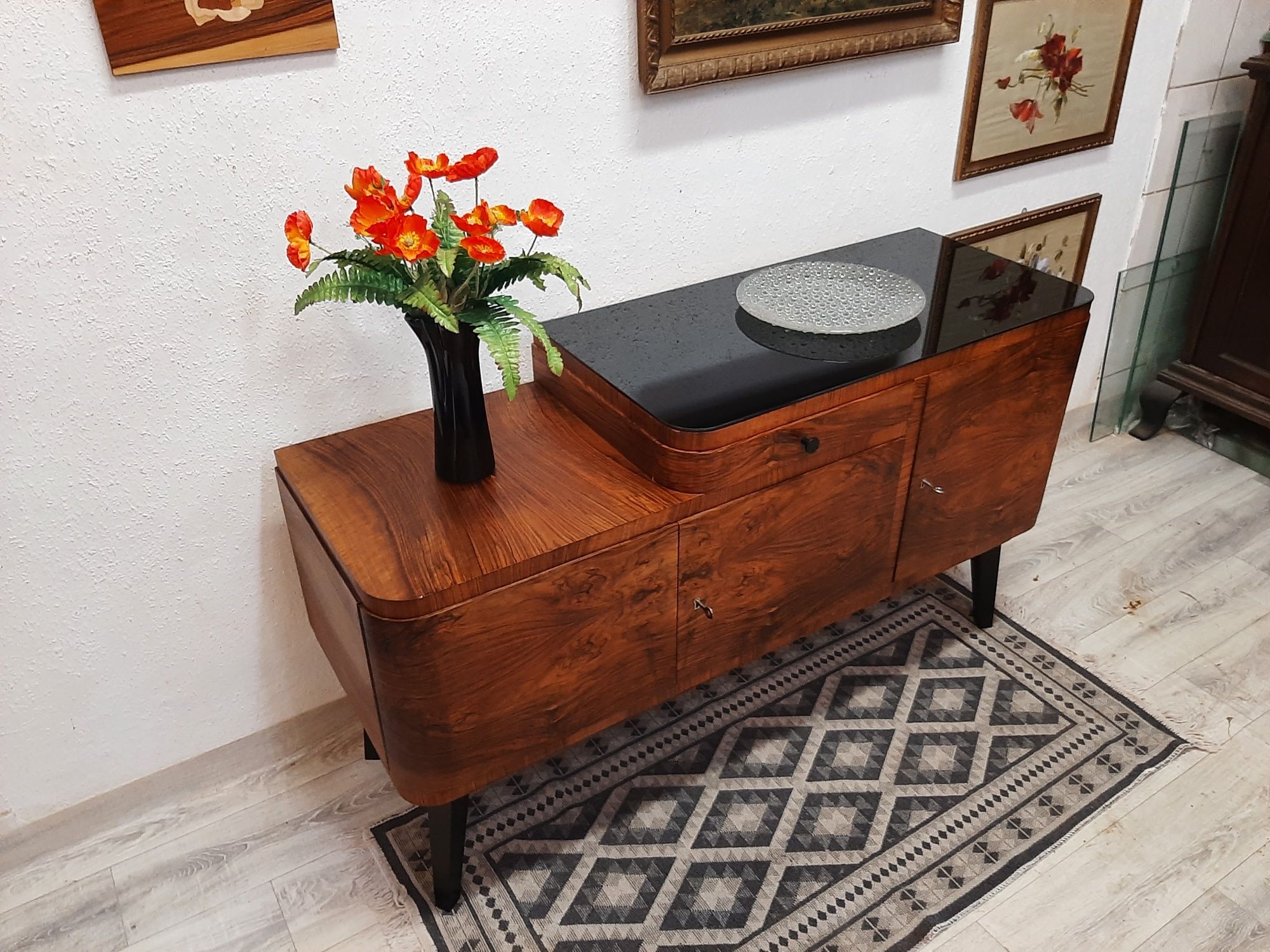 Komoda w stylu art deco po renowacji