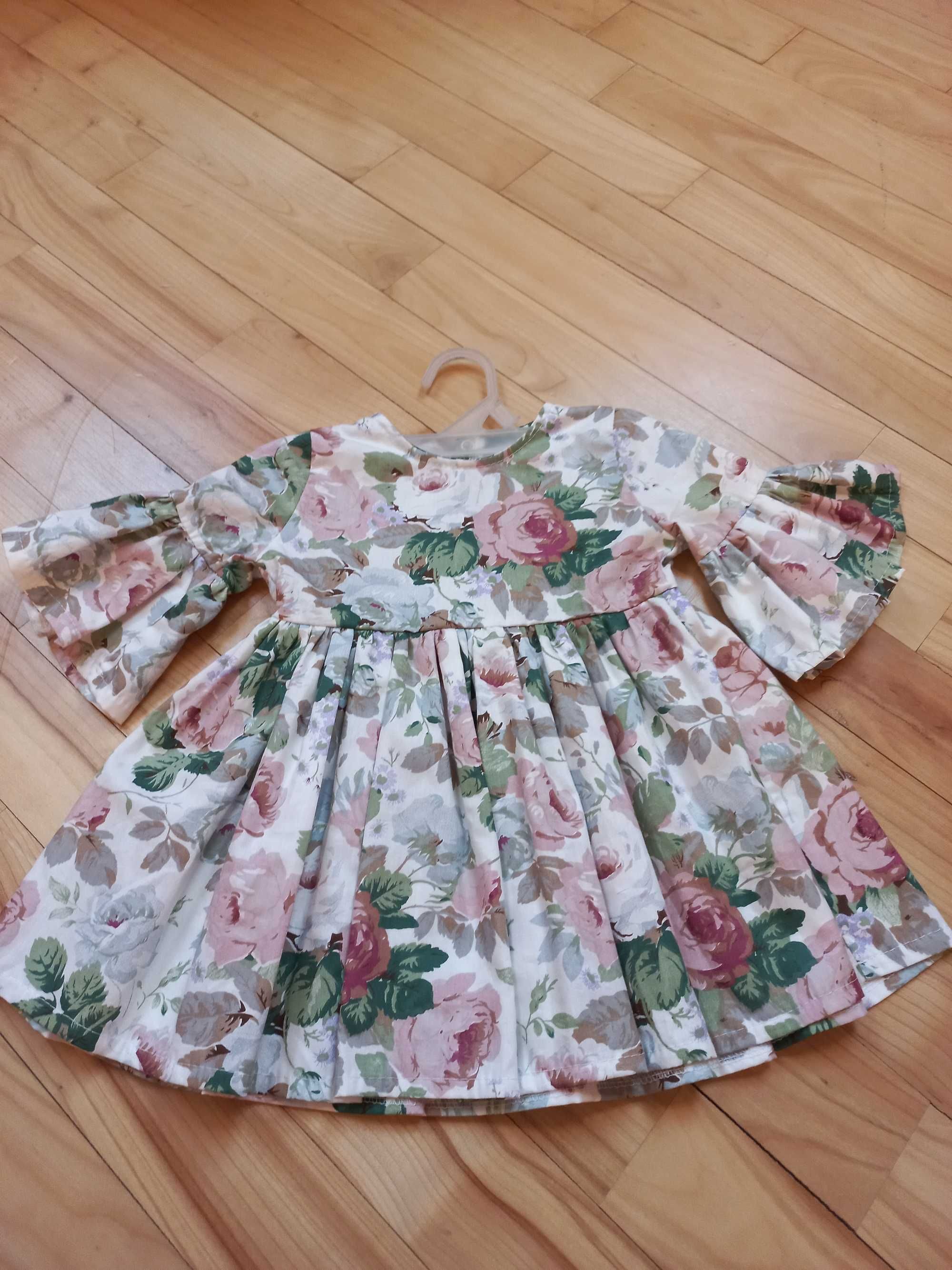 Сукня для дівчинки в квітковий принт