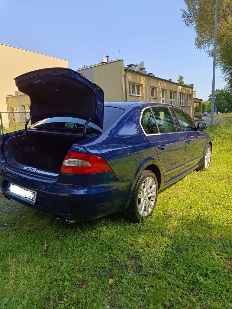 Skoda Superb 3.6 260 km 4x4
