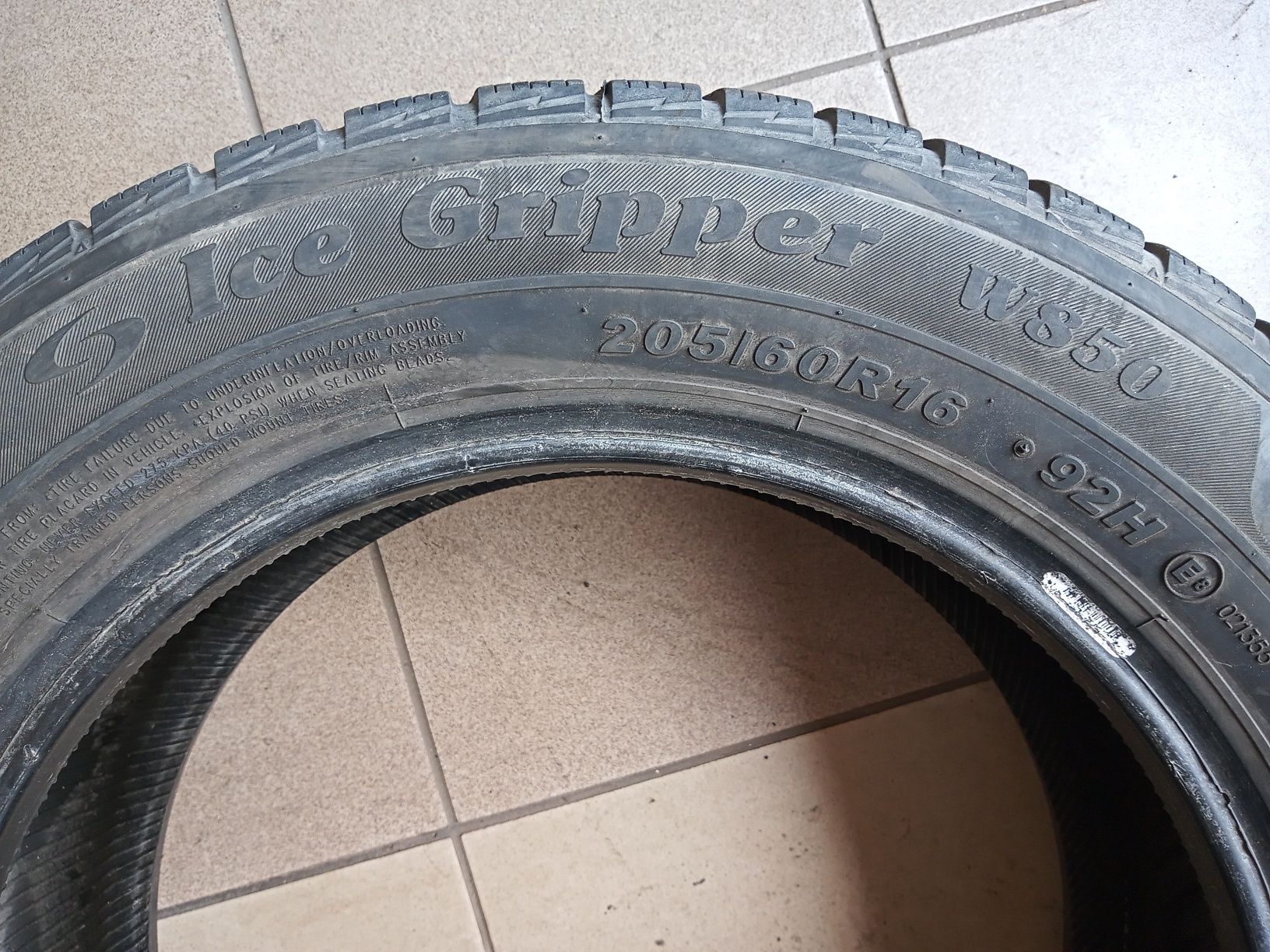 Opony zimowe 205/60R16