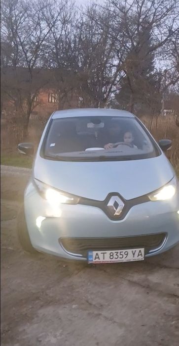 Продам рено зое електромобіль 2013 року