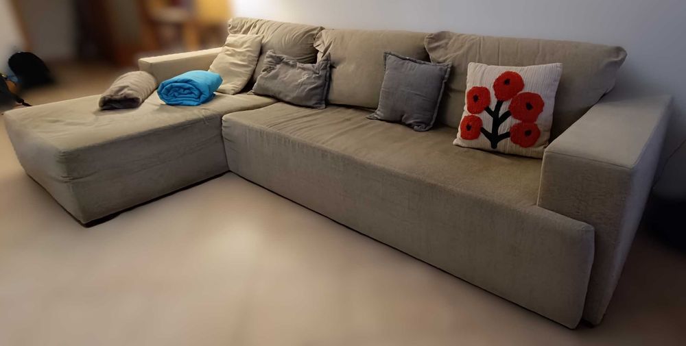 Sofá familiar com chaise longue