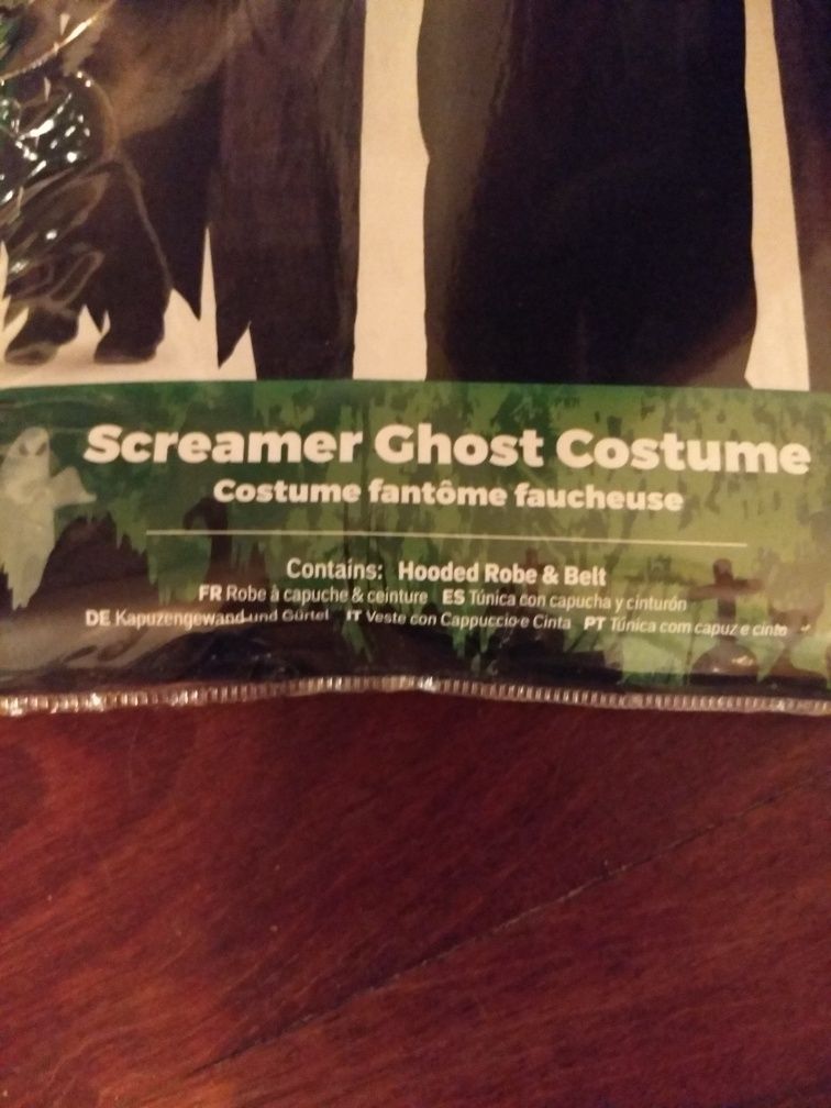 Screamer Ghost Costume