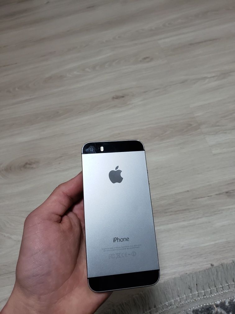 Продам iphone 5 в неробочому стані