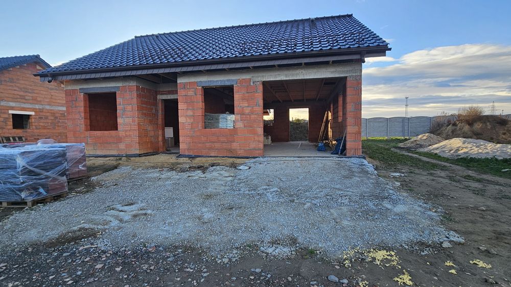 Dom jednorodzinny stan surowy 103,6m2 garaż taras ogrodzenie Grodków