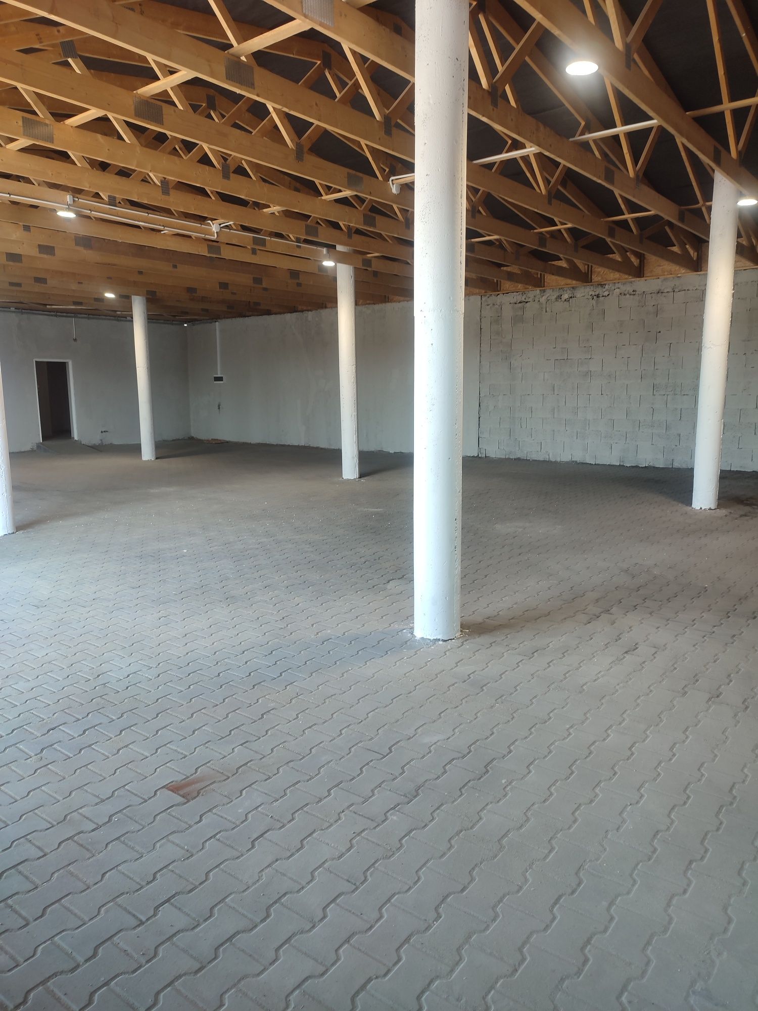 Wynajmę halę magazynową 300m2