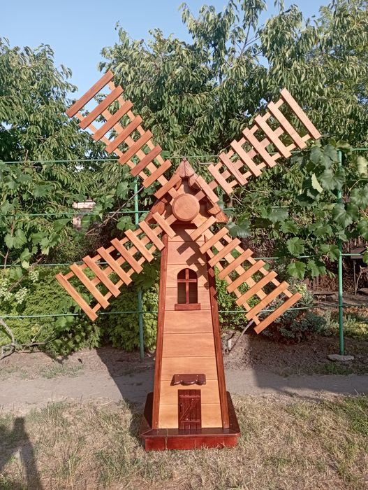Декоративний млин вітряк